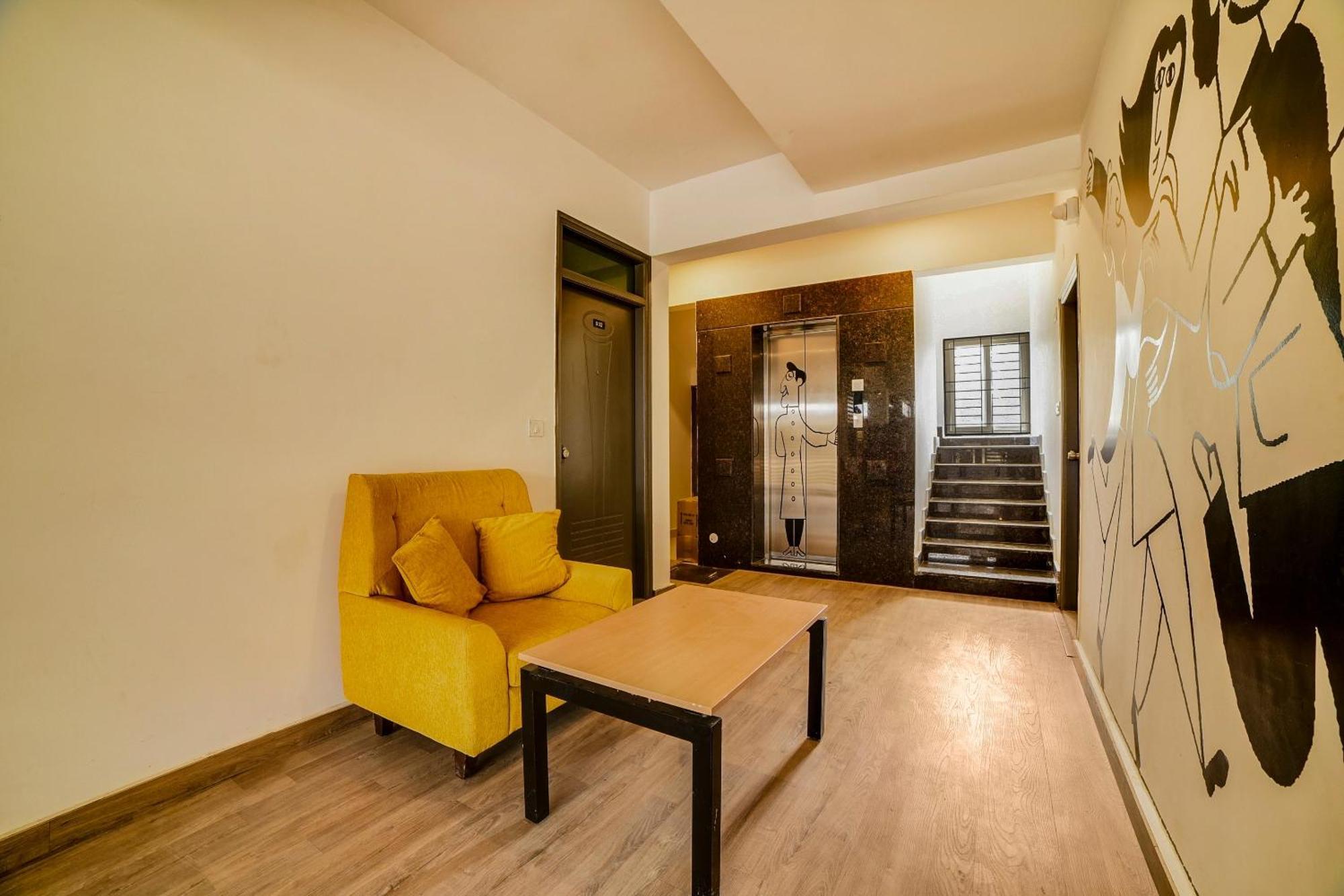 Townhouse Sarvar Hospitality Near Ascendas Park Square Mall Bangalore Bagian luar foto