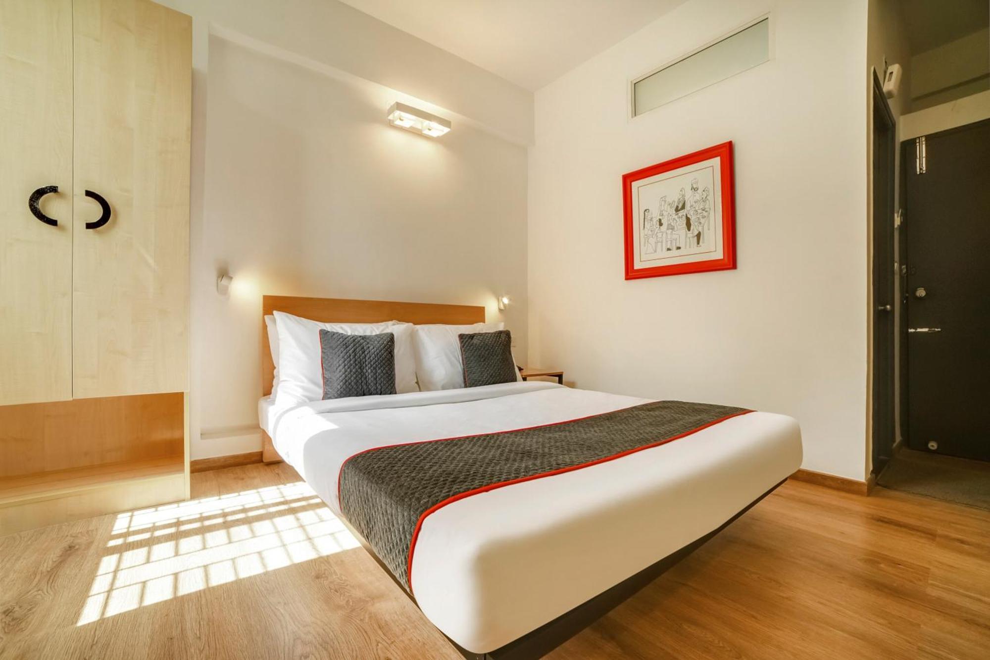 Townhouse Sarvar Hospitality Near Ascendas Park Square Mall Bangalore Bagian luar foto