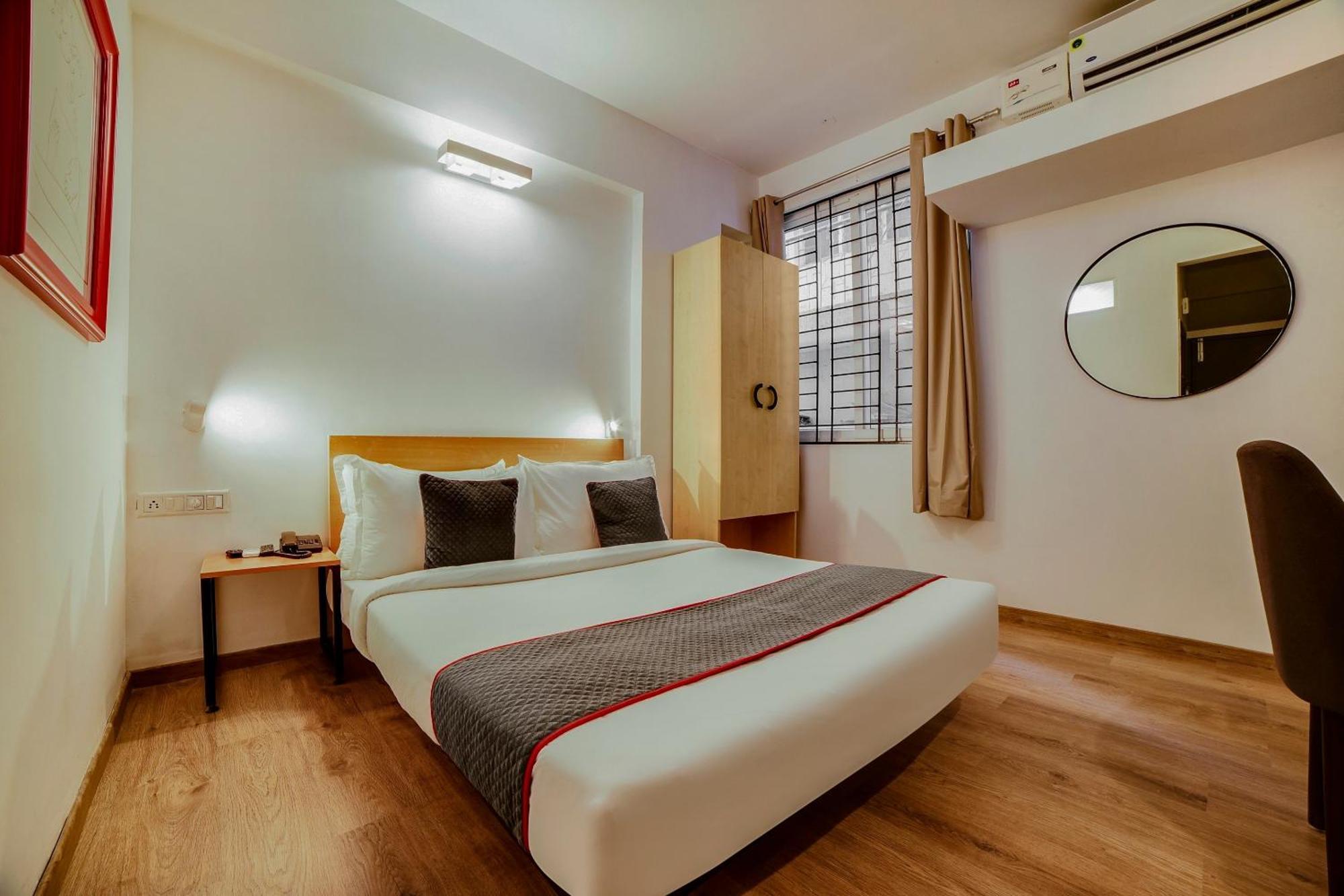 Townhouse Sarvar Hospitality Near Ascendas Park Square Mall Bangalore Bagian luar foto
