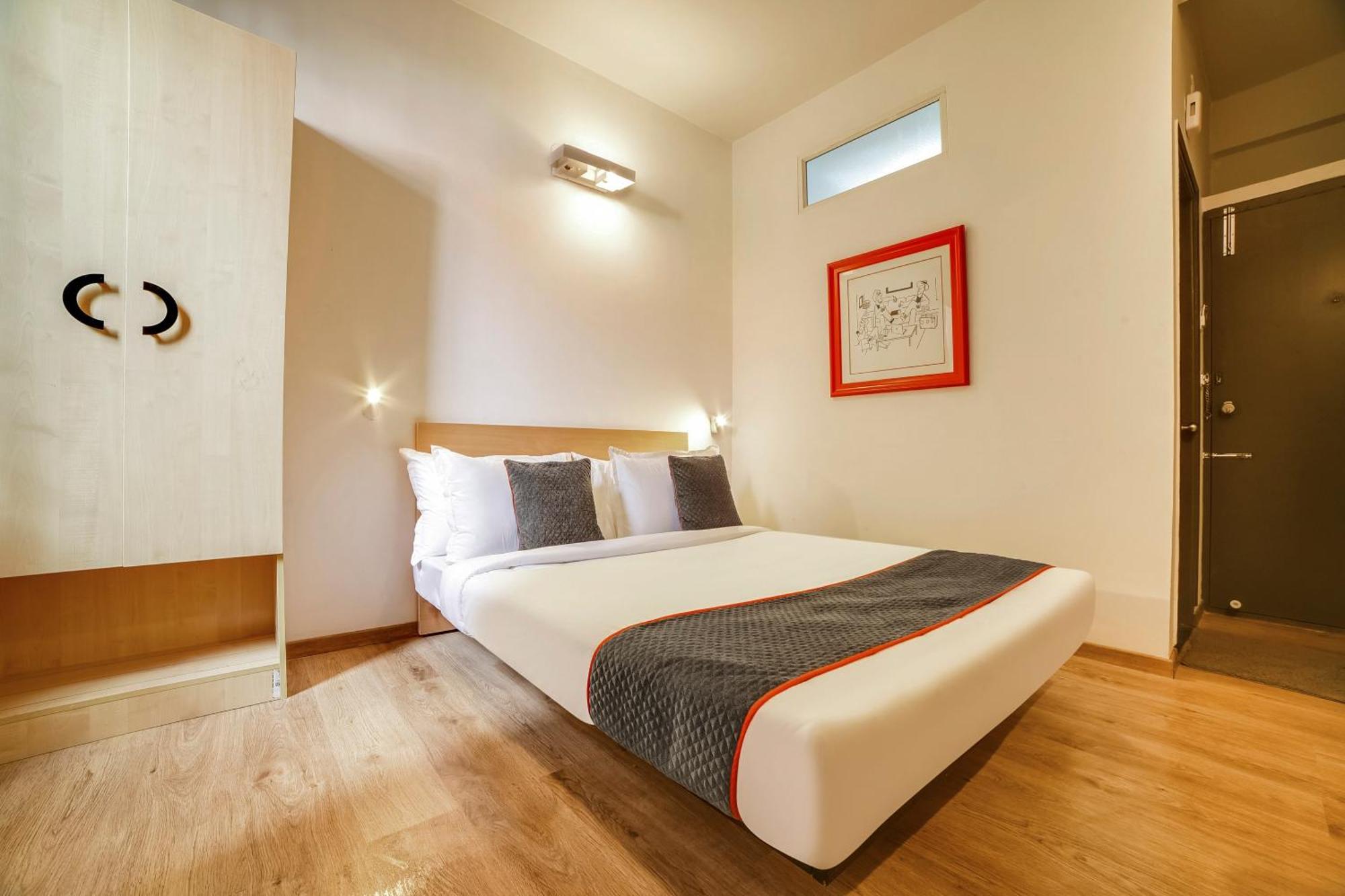 Townhouse Sarvar Hospitality Near Ascendas Park Square Mall Bangalore Bagian luar foto