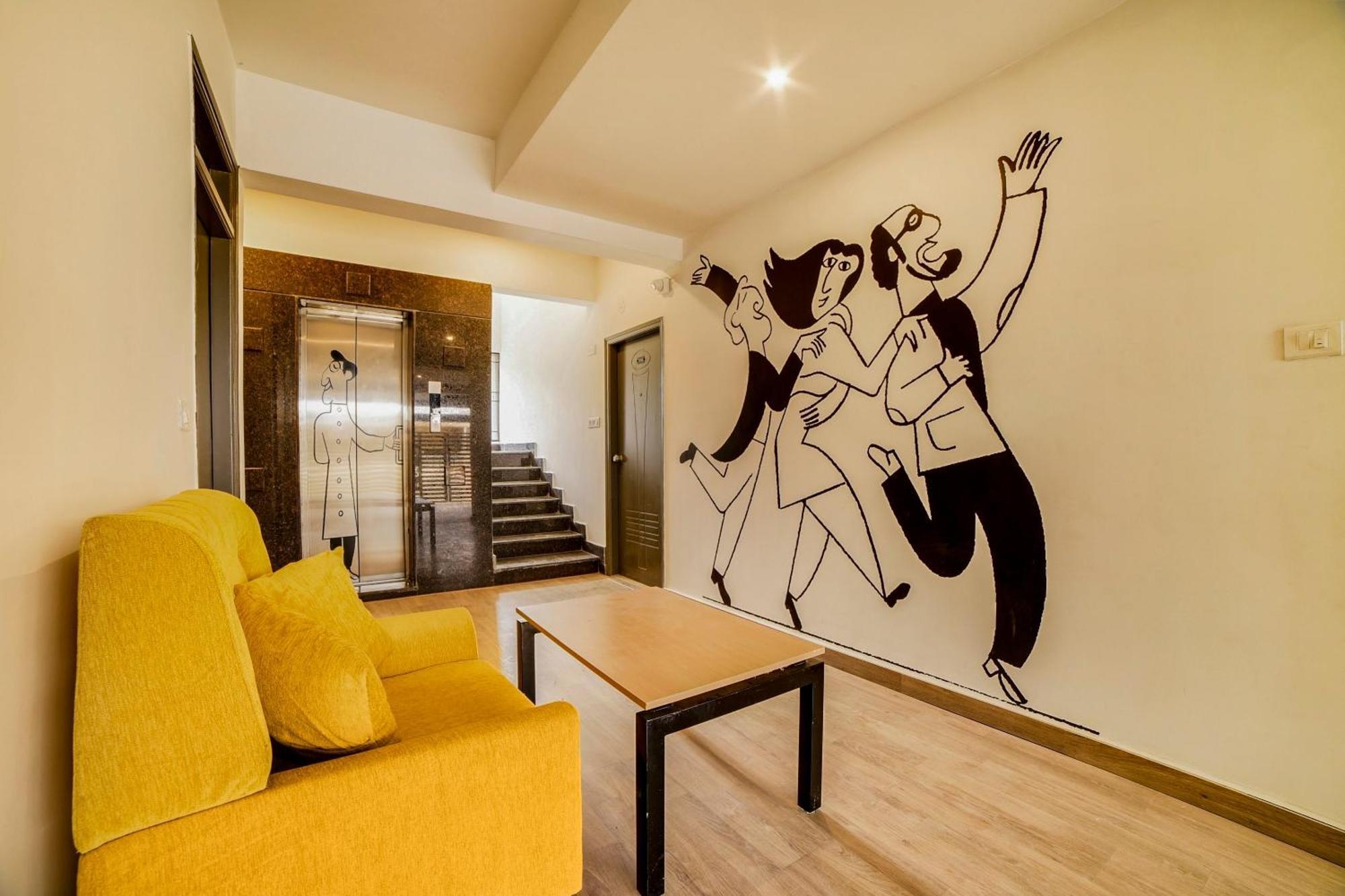 Townhouse Sarvar Hospitality Near Ascendas Park Square Mall Bangalore Bagian luar foto